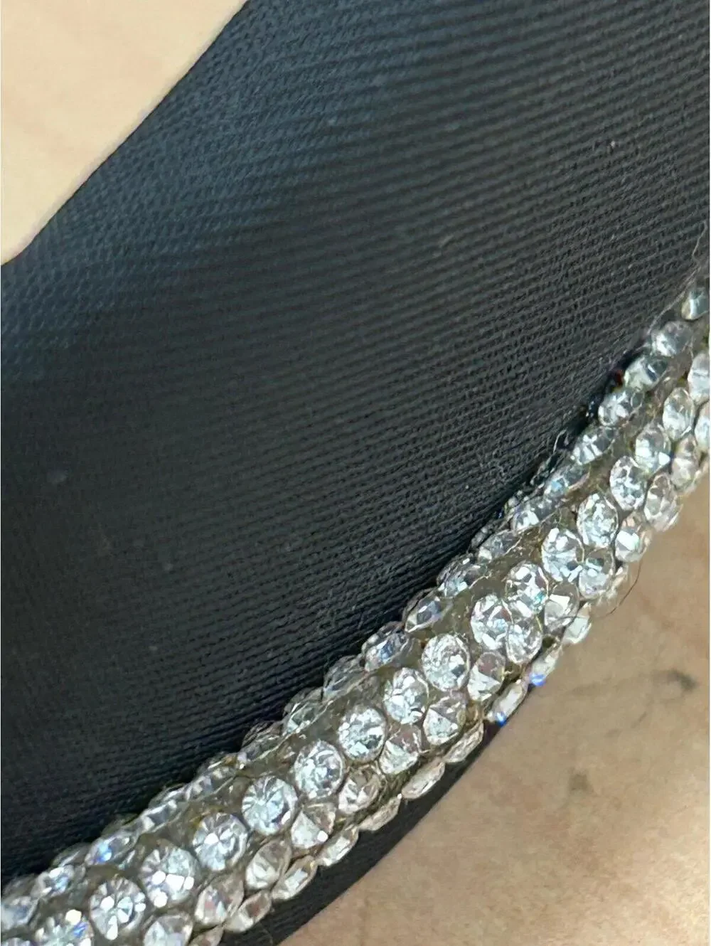Beautiful quality headband. Fancy with rhinestones.